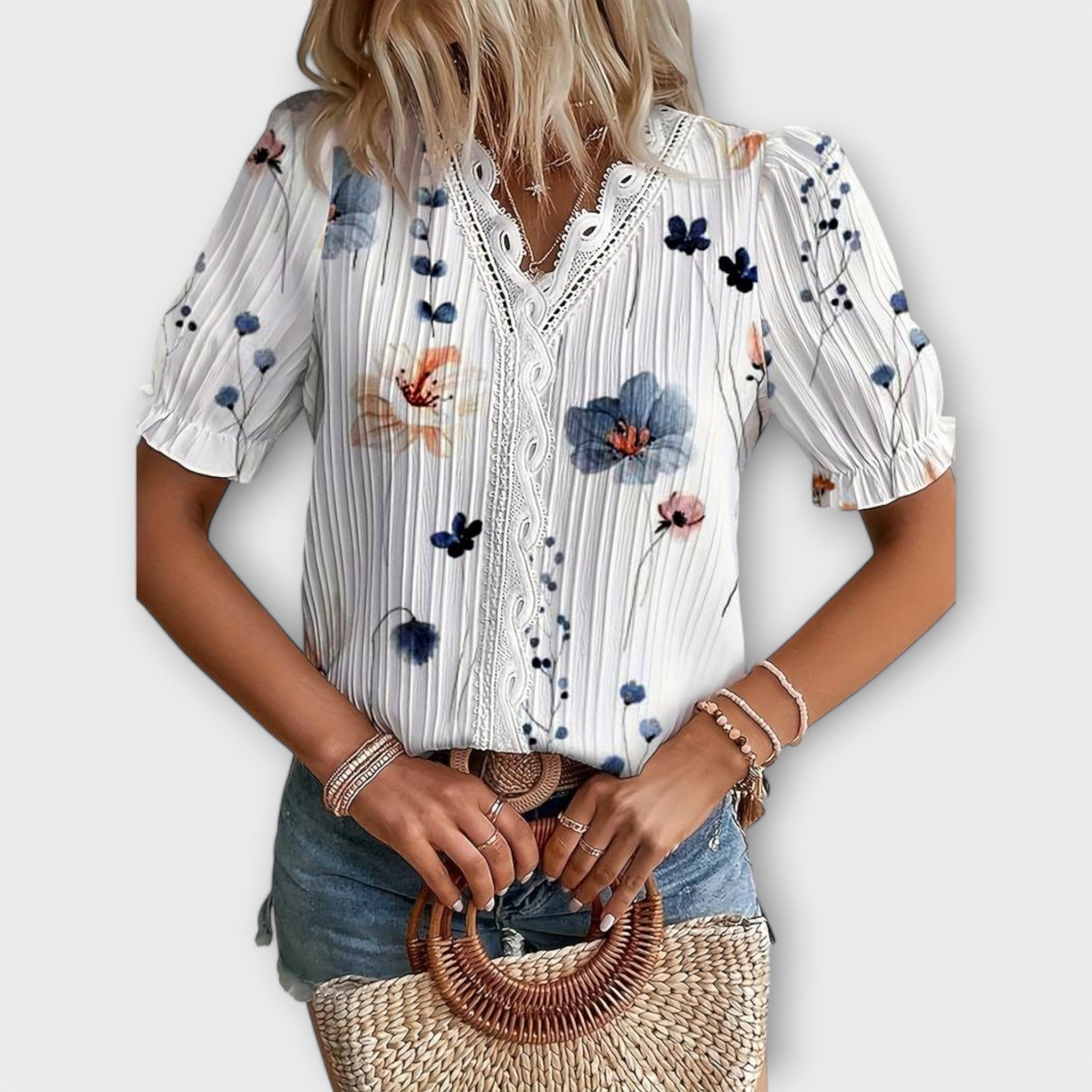 Celvyna | Blouse Moderne à Décolleté en V