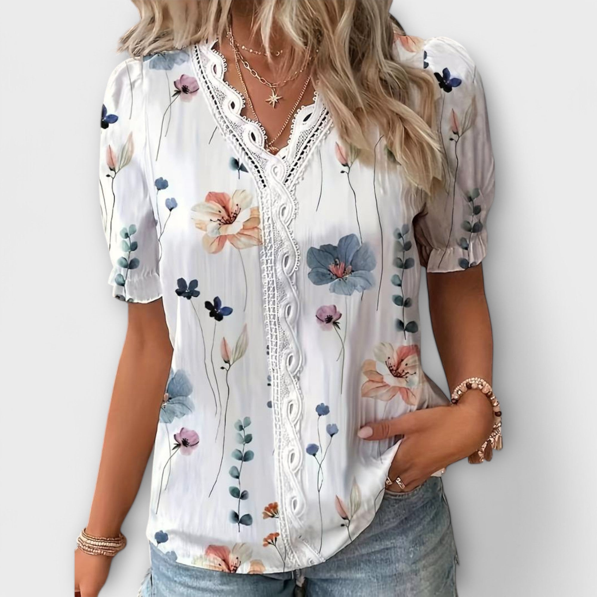 Celvyna | Blouse Moderne à Décolleté en V