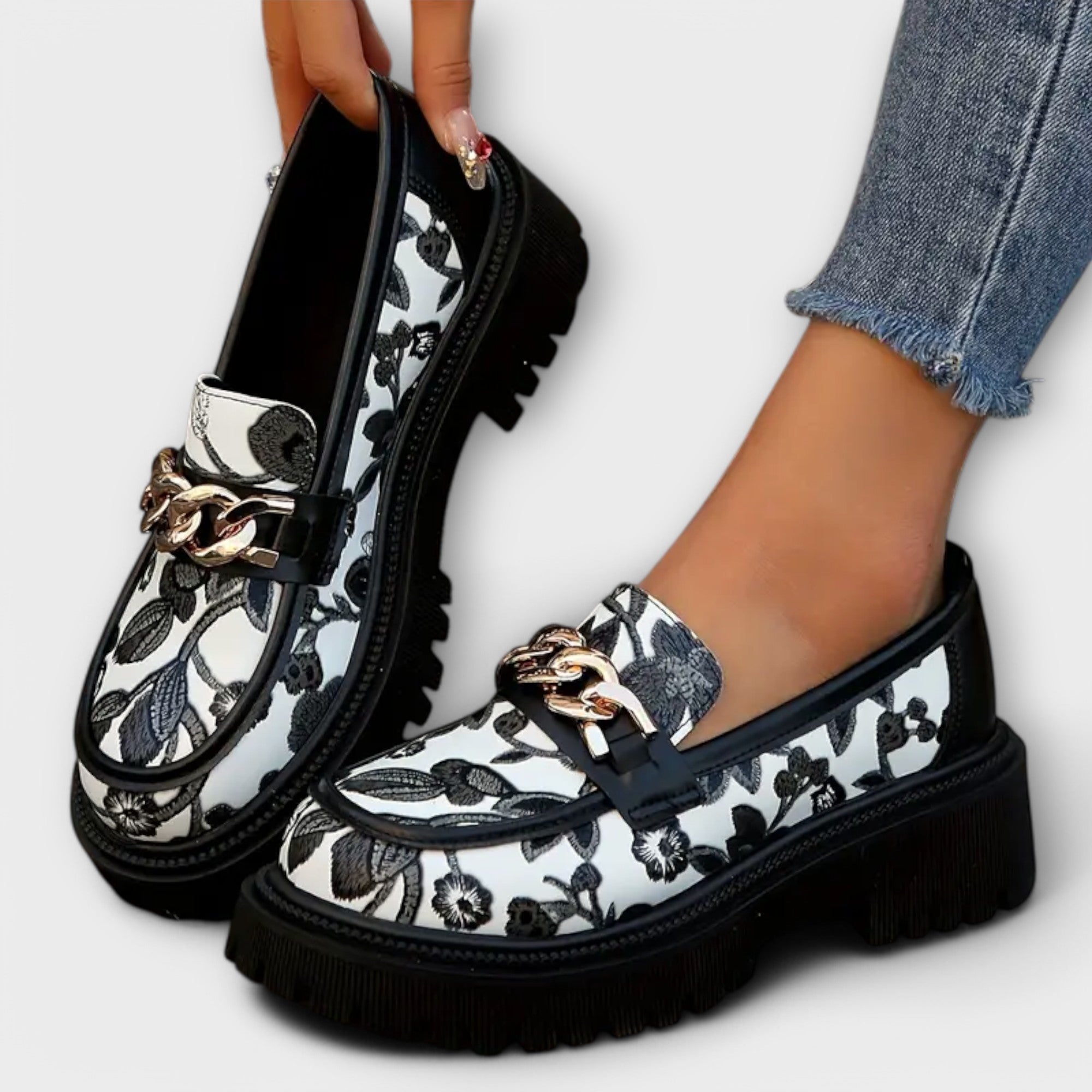 Melvia | Mocassins Rétro à Détails Floraux