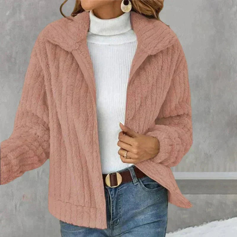 Zoe - Cardigan en peluche chic